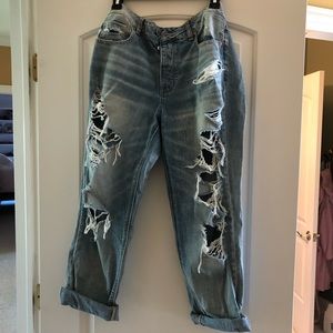 Distressed Tomgirl Jeans